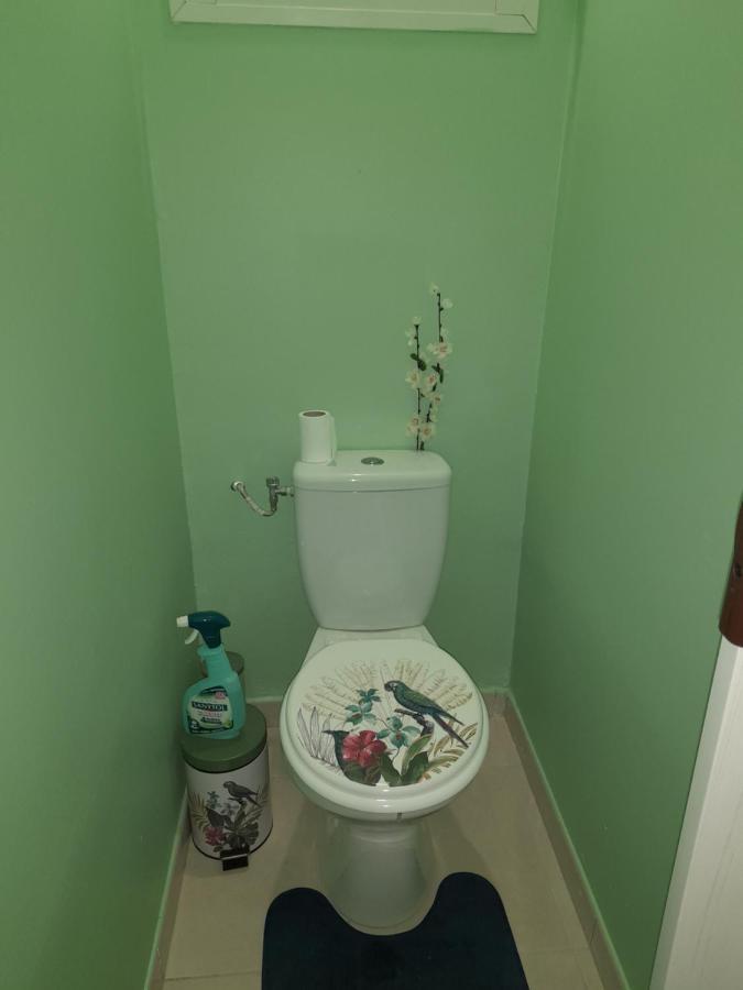 Bougainvilliers Apartment Шелшер Екстериор снимка